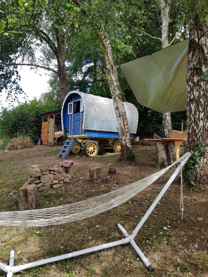 Отель Retraite Rustique En Bordure De Foret A La Campagne Belle-Isle-en-Terre Экстерьер фото