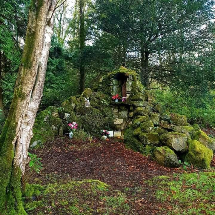 Отель Retraite Rustique En Bordure De Foret A La Campagne Belle-Isle-en-Terre Экстерьер фото